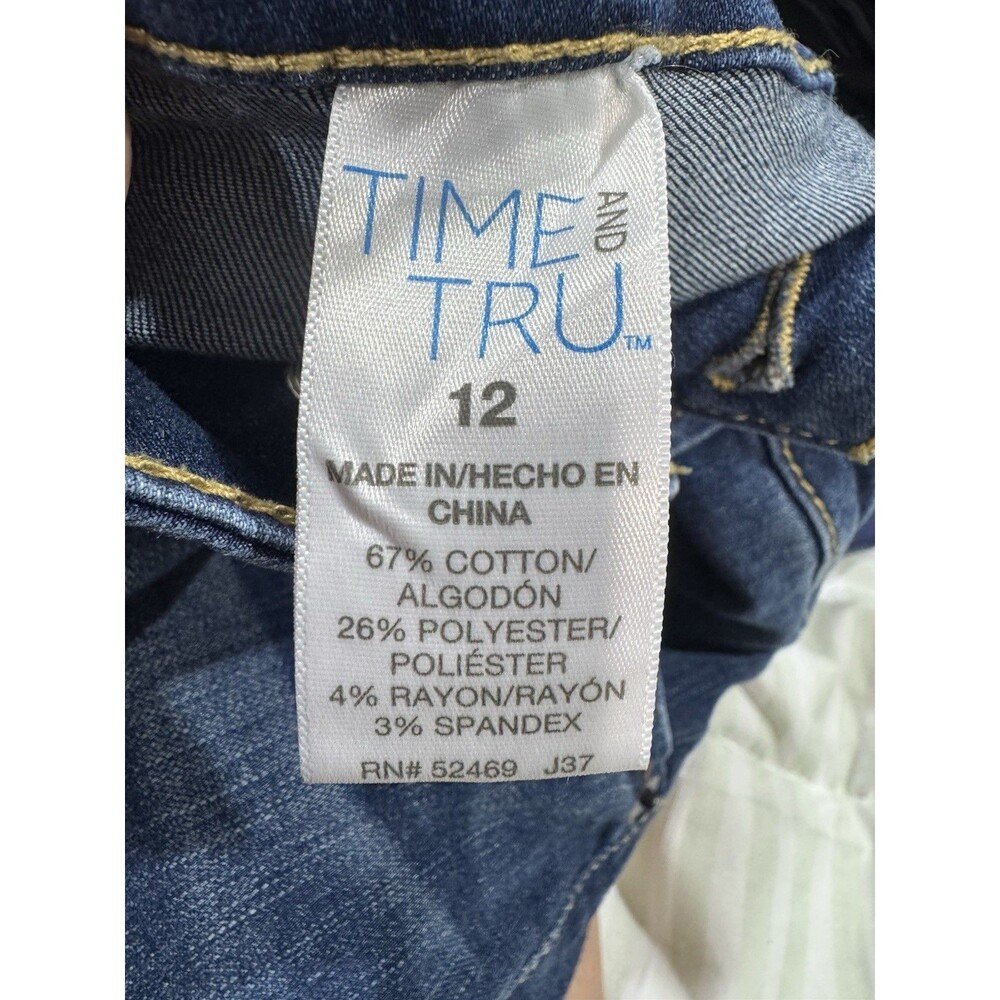 Time and Tru Women's Dark Blue Cropped Jeans Size 12 - Picture 4 of 6